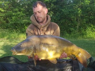 willow-lac-de-missy-holiday-carp-fishing