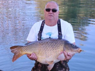 holiday-carp-fishing-france-lac-de-missy-oak-10