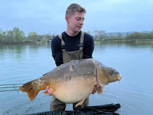 holiday-carp-fishing-france-lac-de-missy-oak-2