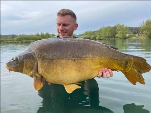 holiday-carp-fishing-france-lac-de-missy-oak-21