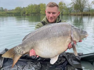 holiday-carp-fishing-france-lac-de-missy-oak-25
