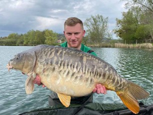 holiday-carp-fishing-france-lac-de-missy-oak-26