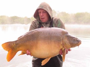 holiday-carp-fishing-france-lac-de-missy-oak-30