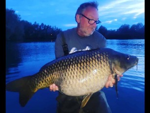 holiday-carp-fishing-france-lac-de-missy-oak-4