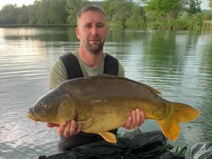 holiday-carp-fishing-france-lac-de-missy-oak-7